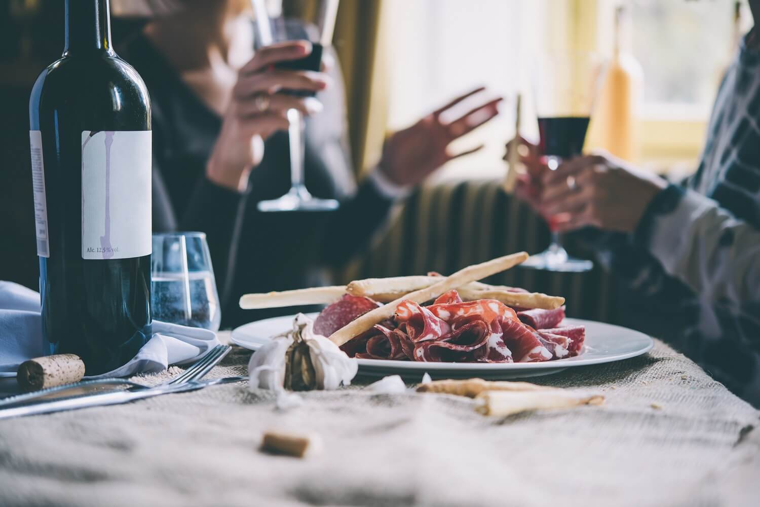 couple drinking wine